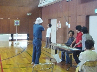 �ʐ^�F�I�ɂނ����āA�������ƕ����ċz�ŏW�����܂�